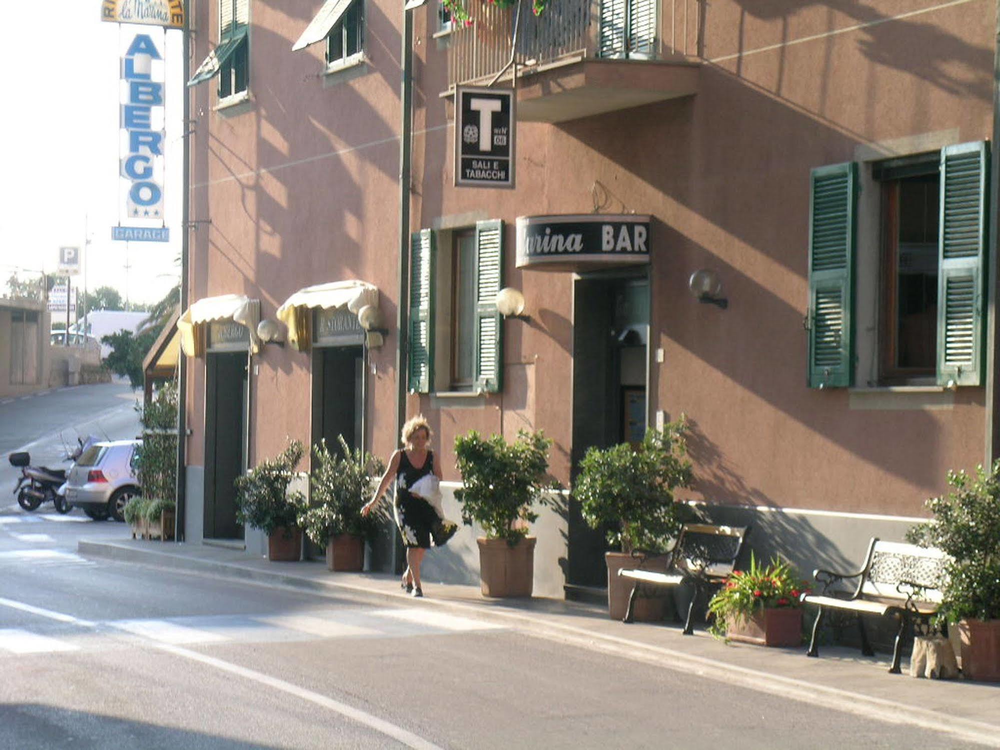 Albergo La Marina B&B дева Марина Экстерьер фото