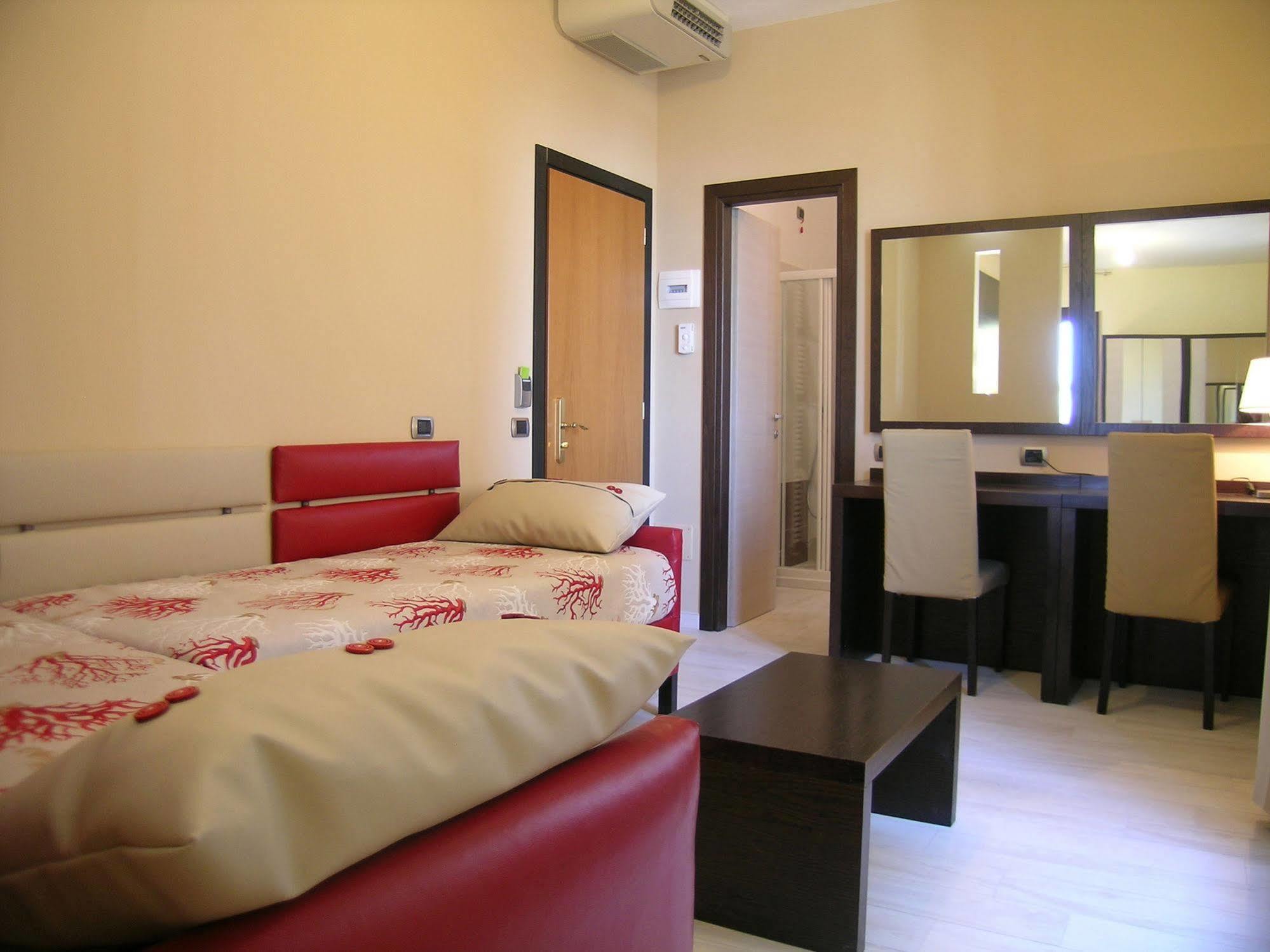 Albergo La Marina B&B дева Марина Экстерьер фото