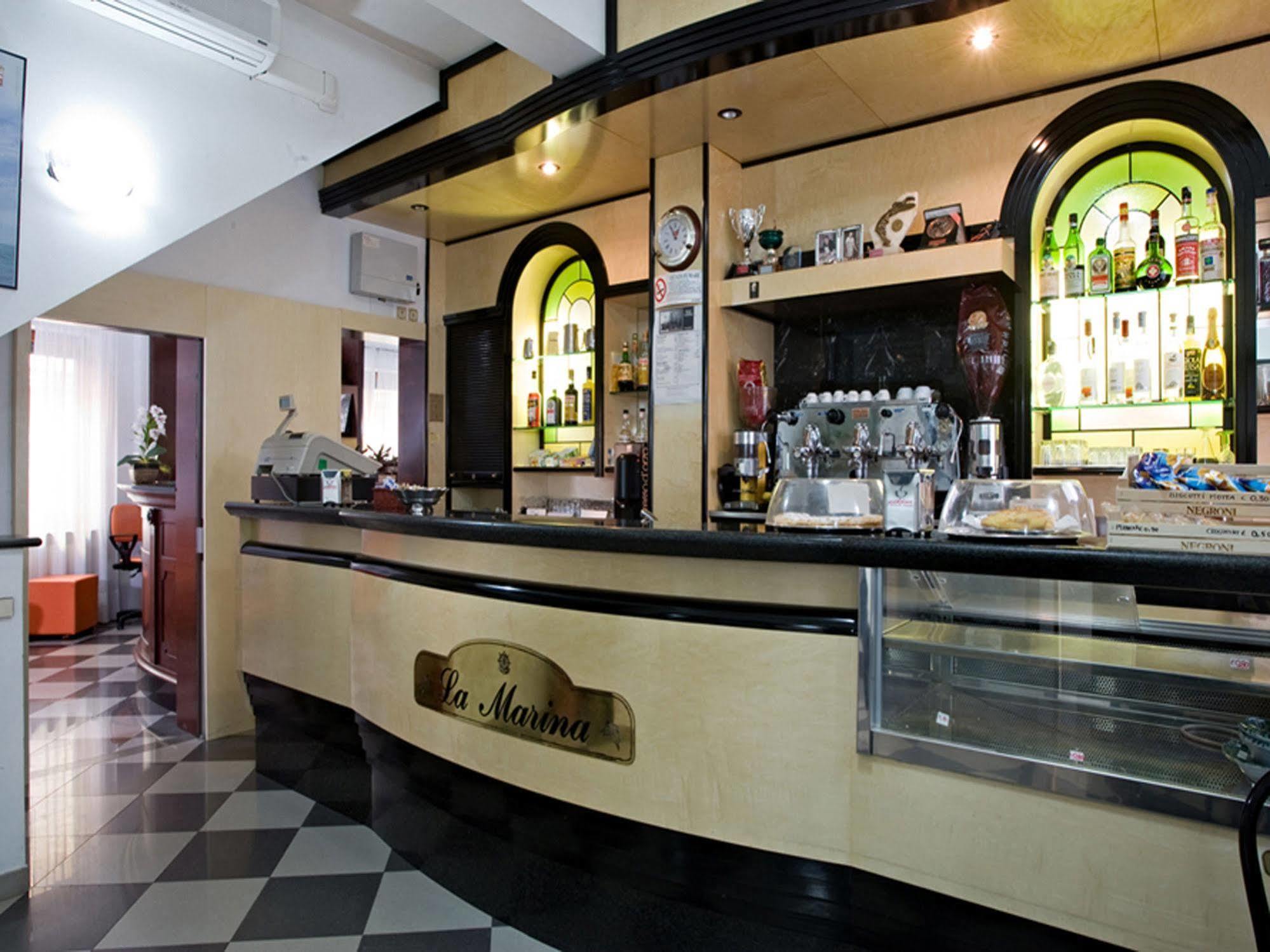 Albergo La Marina B&B дева Марина Экстерьер фото